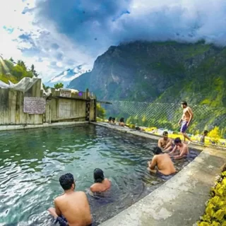 kheerganga trek with camping2